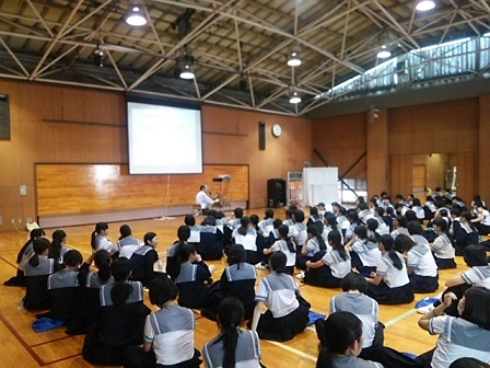 学年集会1.jpg