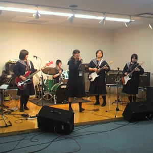 軽音楽部：「ＥＳＡ音楽学院スペシャルライブ」リハーサル