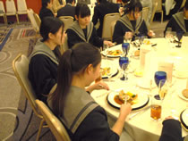 第3学年テーブルマナー実施